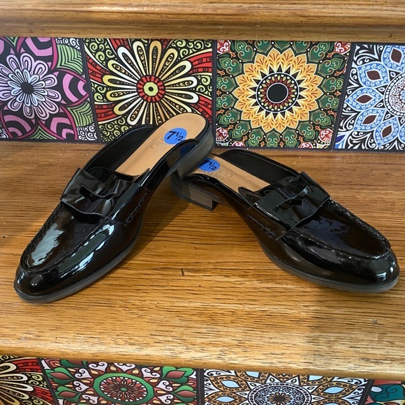 Franco Sarto Shoes - NWOT FRANCO SARTO loafer slides in black 🖤🖤